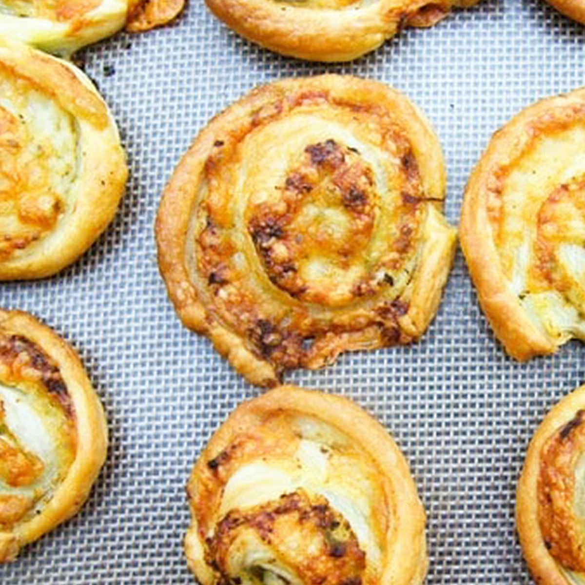 Vegan Cheese & Red Pepper Filo Hand Pies theveganlunchbox.co.uk