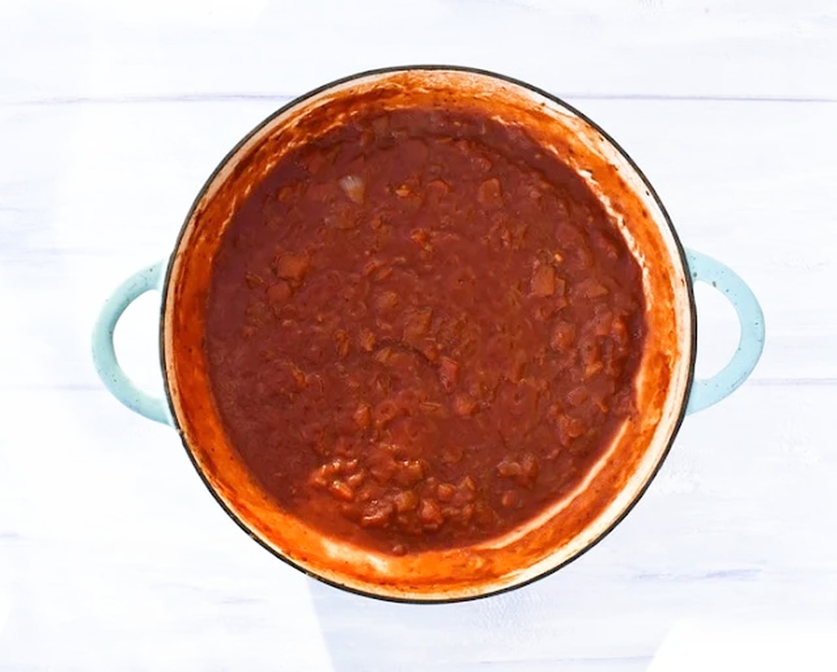 tomato soup step 4 - cook down.