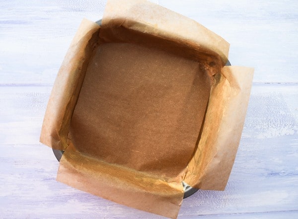 A lined brownie tin.