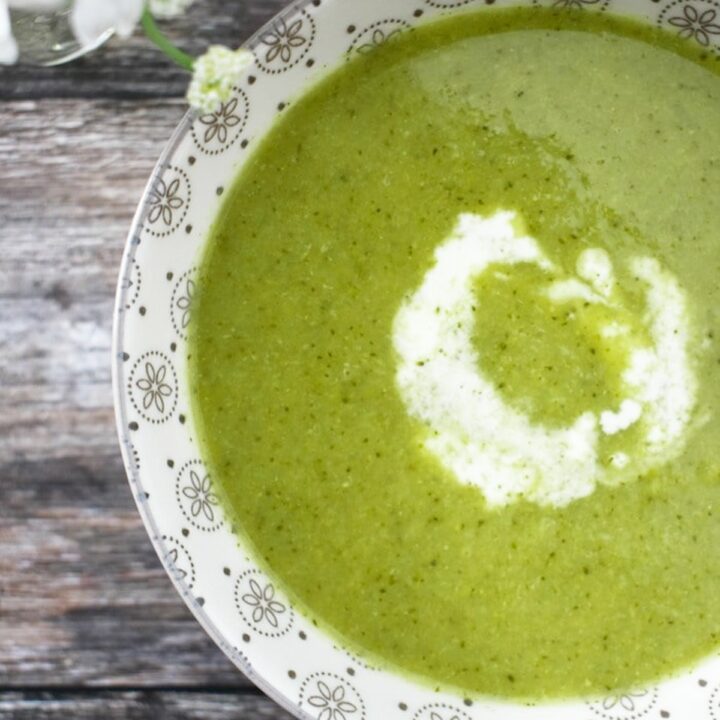 Easy Vegan Broccoli and Pea Soup - theveganlunchbox.co.uk