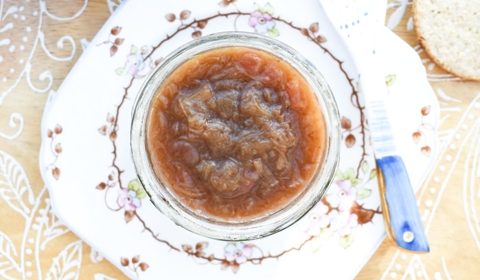 making rhubarb chutney - step 3 - spoon into sterilised jars, add the lid tightly and leave to cool.