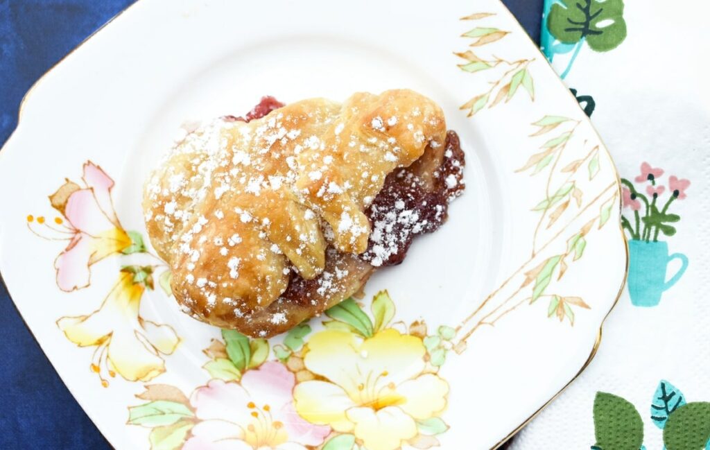 easy jam pastry dusted with icing sugar