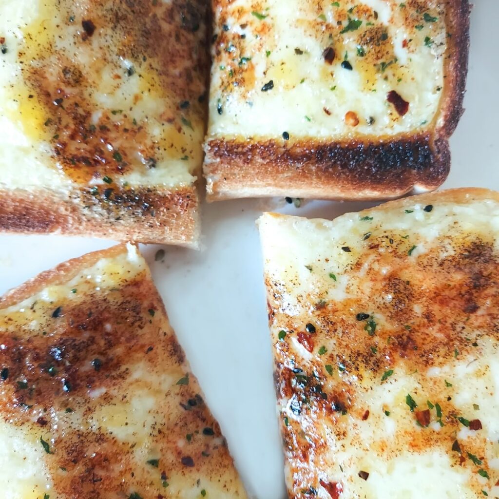 cheese on toast (roasted cheese)