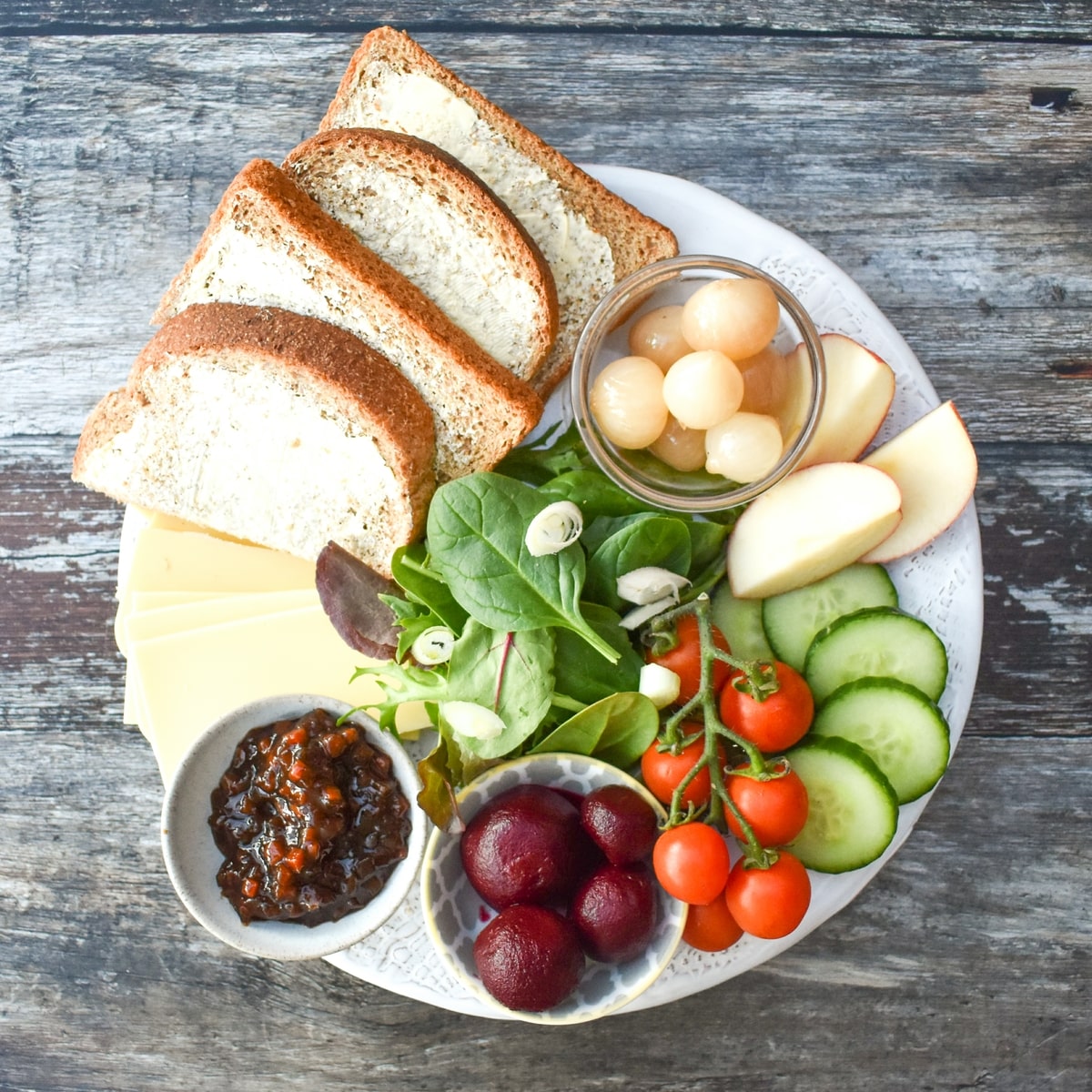 Vegan Ploughman's Lunch - theveganlunchbox.co.uk