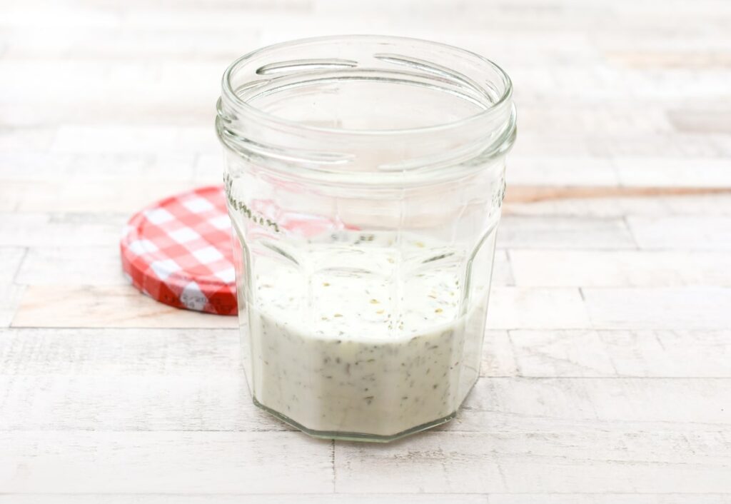 How to Pack a Mason Jar Salad like a Pro - and Homemade Ranch Dressing  Recipe