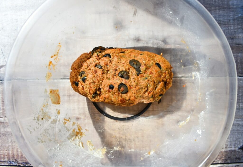 tomato and olive seitan