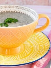 Vegan cream of mushroom soup with fennel and dill.