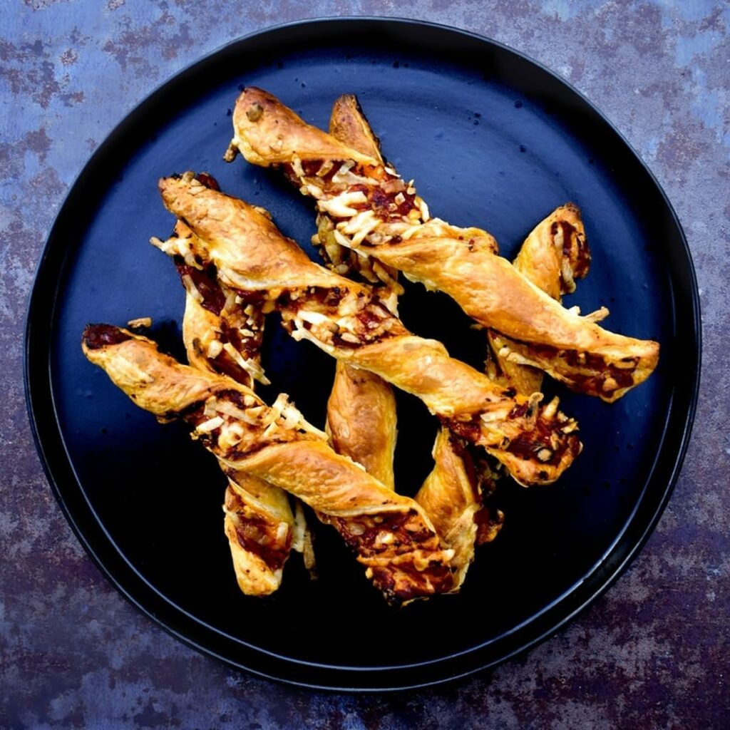 Easy Vegan Pizza Twists with Puff Pastry